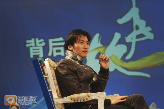 谢霆锋做客湖南卫视著名访谈节目《背后的故事》，讲述与张柏芝的感情之路。（金鹰网独家图片，转载请注明出处。）