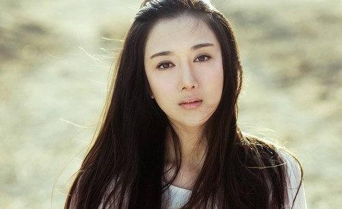 李依晓春日写真
