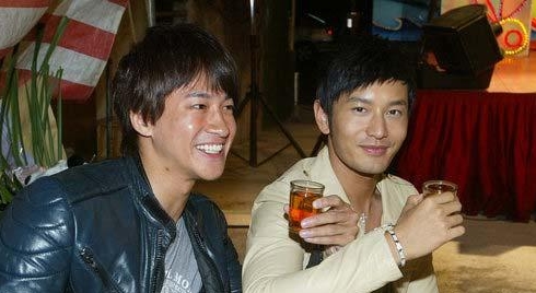 何润东黄晓明比赛豪饮