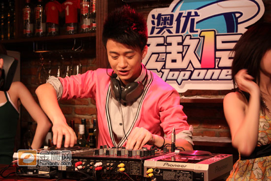 章懿珂现场表演