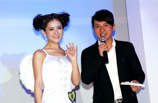 维嘉干老本行主持