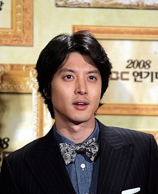 李东健