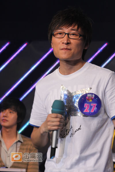 七公主主演李泰兰，崔贞媛，朴海镇集体《挑战麦克风》，“韩”气逼人。虽然在场有众多帅哥美女，但风头完全被三位韩国朋友压过。雪七的大气，美七的可爱，年士兵的帅气引来全场尖叫连连，也为七公主长沙行画上完美句号。（金鹰网摄像 张磊 金鹰网独家图片 转载请注明出处）