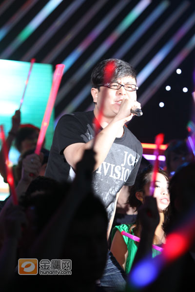 林军霸气登场，狂吼一曲《爱情三十六计》震惊全场（金鹰网摄像 张磊 金鹰网独家图片 转载请注明出处）