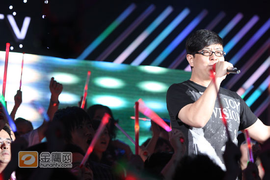 林军霸气登场，狂吼一曲《爱情三十六计》震惊全场（金鹰网摄像 张磊 金鹰网独家图片 转载请注明出处）