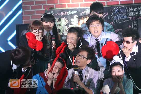马可，李好，骁骁《挑麦》开场大秀RAP，和MR.MIC比唱功（金鹰网摄影 张磊 金鹰网独家图片 转载请注明出处）