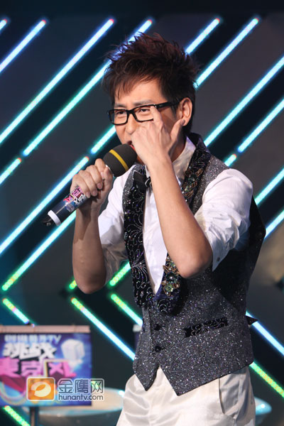 李好一展歌喉，挑战MR.MIC