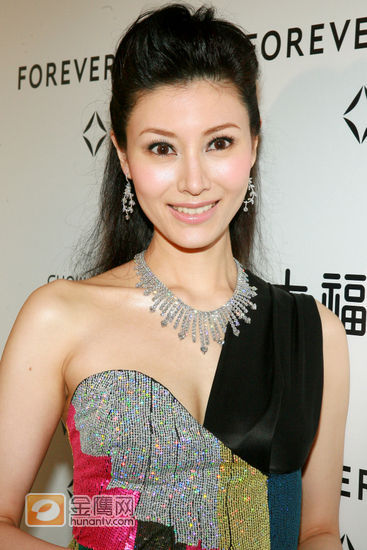 李嘉欣化身钻石王后 有意寻