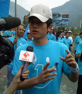 张杰接受采访