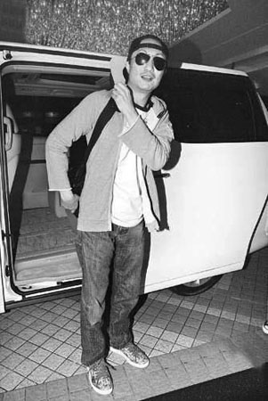 被传将接任金牌大风CEO的“太子爷”郑中基前晚也有出席晚宴，但对传闻一笑置之