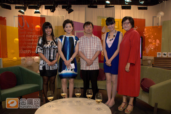 国内著名美容整形专家尹灵和《天下女人》主持群