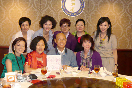 郑裕玲等恭贺阿姐汪明荃新婚