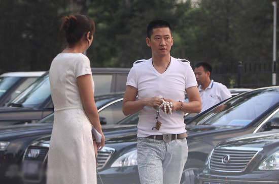 案发前周杰曾与那英杨坤等人吃饭