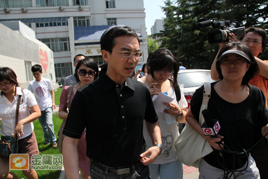 郎永淳回答记者提问