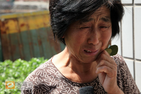 观众泣别罗京