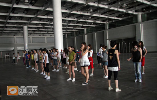 首场突围赛排练