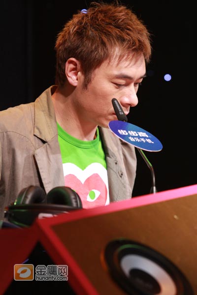 评委许志安