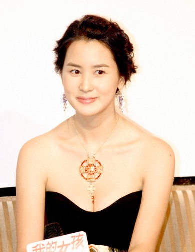 李多海双峰傲人
