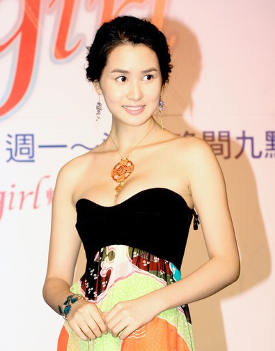 李多海身姿窈窕
