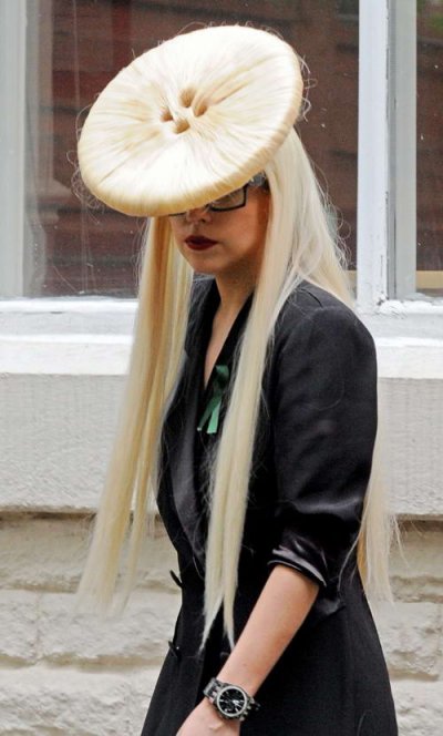 Lady GaGa再玩雷人秀
