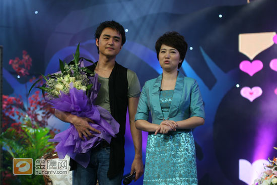 明道做客湖南卫视著名访谈节目《背后的故事》