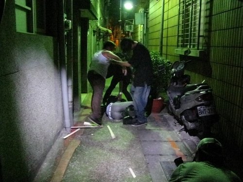 袁子皓《傻傻爱》惹恼黑社会挨扁？