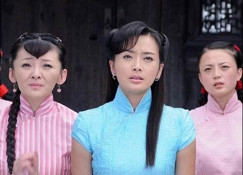 杨晶晶、秦岚《深宅》剧照