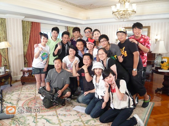张学友与“快乐家族”在香港迪士尼录制《快乐大本营》