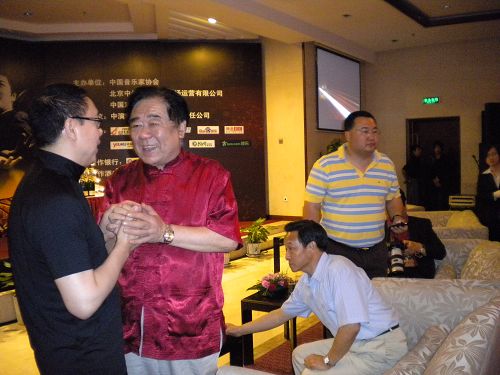 庆功会，老师当然要来