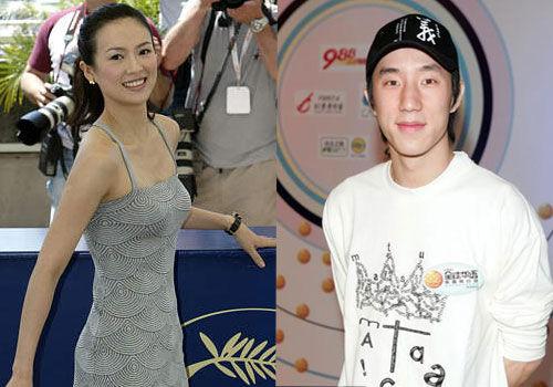 5、与房祖名：据说章子怡在美国拍《尖峰时刻2》的时候，成龙对章子怡特别照顾，关系非比寻常。于是有人怀疑章子怡是成龙的新欢，便向成龙求证。不料成龙却冲口而出说：“她是我儿子的女友！”于是，房祖名与章子怡的恋情终被 曝光 。原来房祖名每天到老爸片场，表面上说是为了探父亲的班，实际是想亲近偶像章子怡。