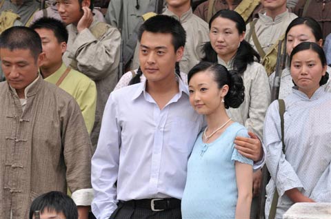 张桐,李晨,郑则仕,曾黎主演的电视剧《虾球传》即将于本月关机,张桐在