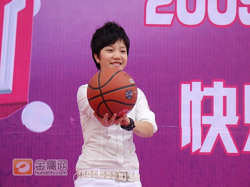 李霄云现场大秀篮球