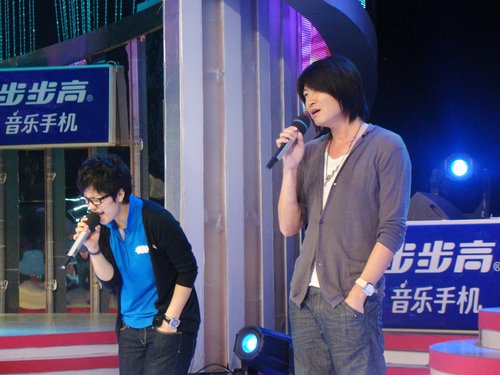 李霄云游鸿明