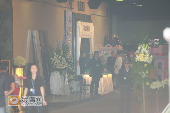 ... 成奎安葬礼今日举行 李修贤现场损记者_明星_金鹰网