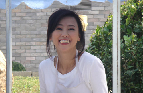 翁虹毁形象出演龅牙妹
