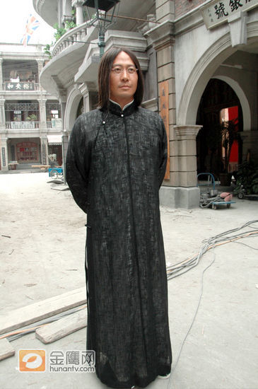 《十月围城》黎明乞丐变公子