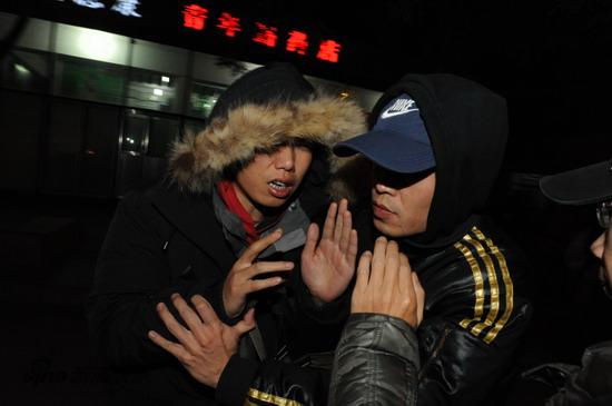 张超峰连连摆手