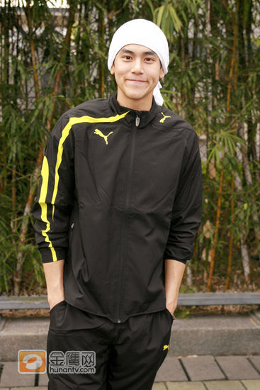 Eddie Peng(彭于晏)赴港出席慈善球赛