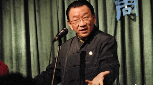 侯耀华