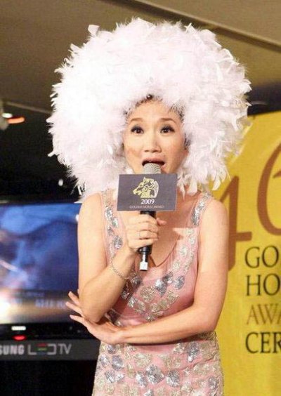陶子主持金马奖，表示若超时可能会被罚钱