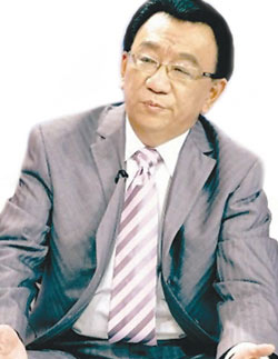 侯耀华