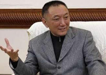 出品人：韩三平