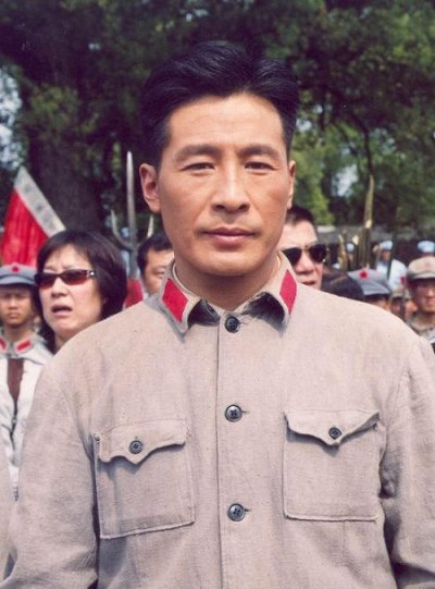 曾山（刘旭 饰） 