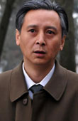雷汉饰向前方