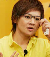 柯以敏在家痛哭不止