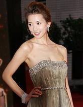 林志玲低胸性感独自亮相