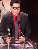 最佳新晋导演郭子健上台领奖