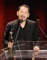 廖启智跳上台上领最佳男配