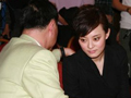 孙俪与导演刘镇伟贴面私语