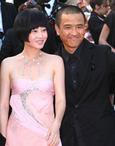 娄烨谭卓亮相